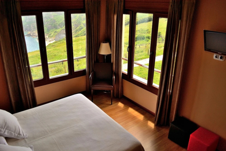 Hotel La Colina