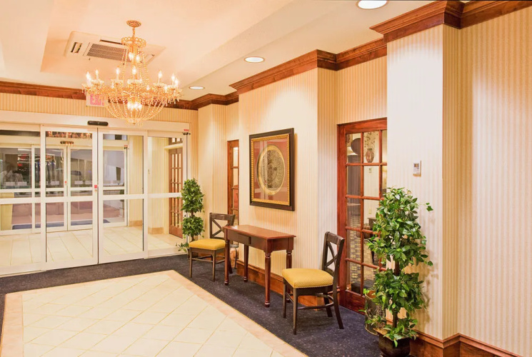 Holiday Inn Express Hotel & Suites Lucedale