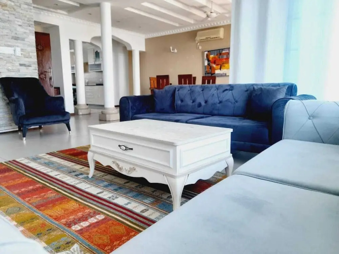 Lux Suites Dofils Almasi Apartments