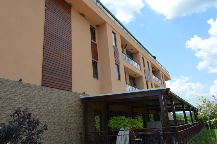 Therma Camp And Pool