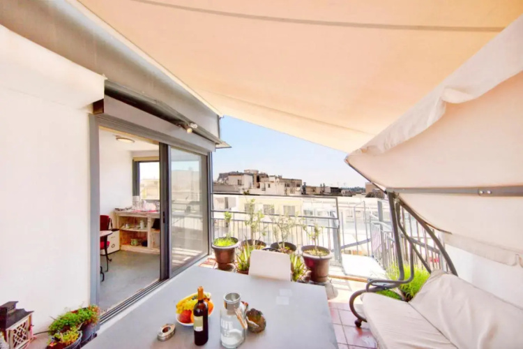 Topfloor stylish apartment with Acropolis view!