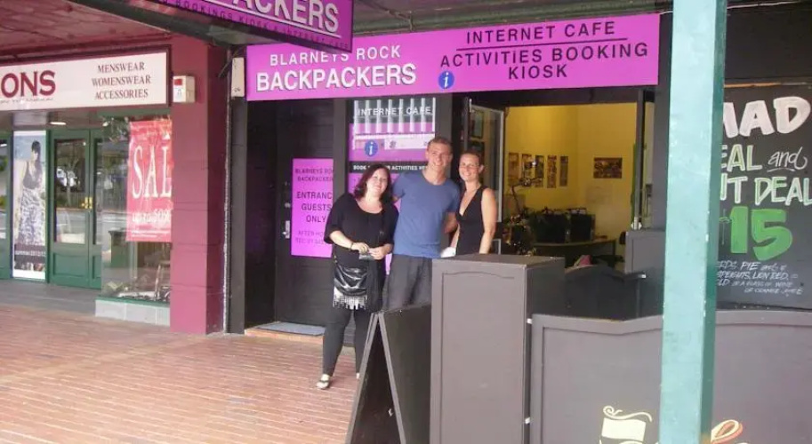 Blarneys Rock Backpackers