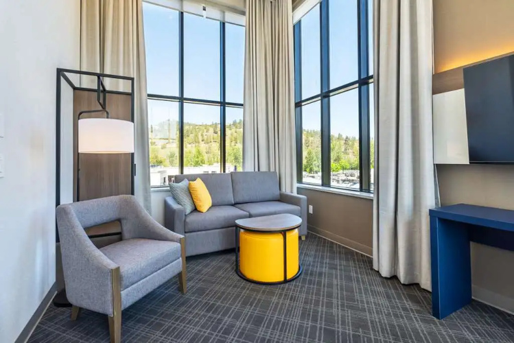 Comfort Suites photo 9