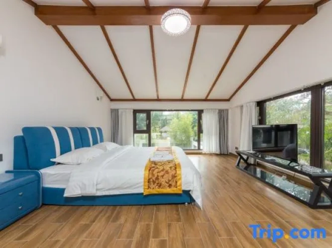 4 Bedrooms Villa