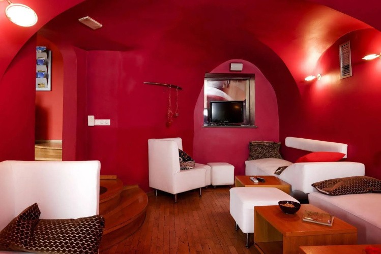 Cukrarna Hostel