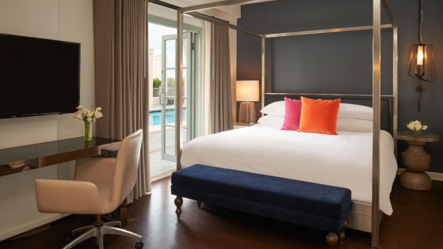 Oasis King Deluxe Pool Access Double room