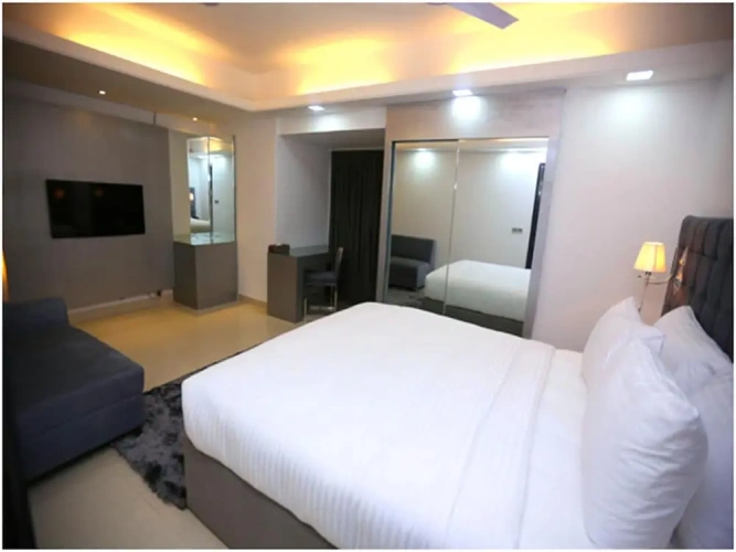 1 Bedroom Deluxe Double room with city view