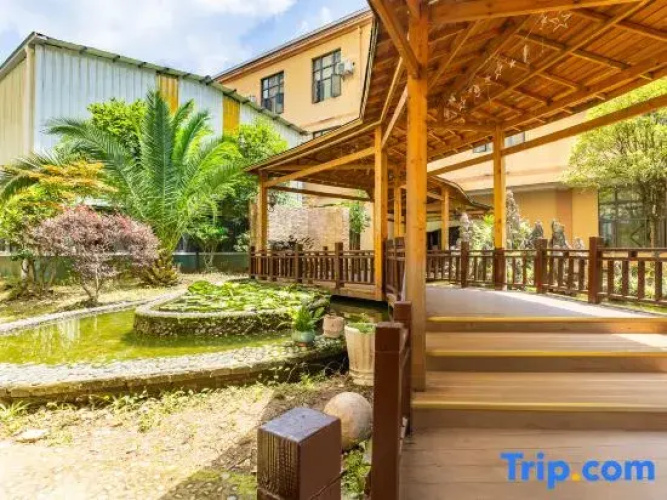Paulolia Holiday Hotel