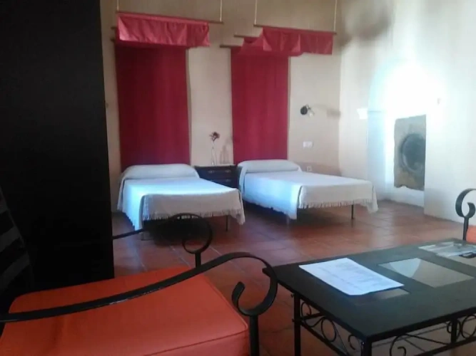 Deluxe Quadruple room with city view