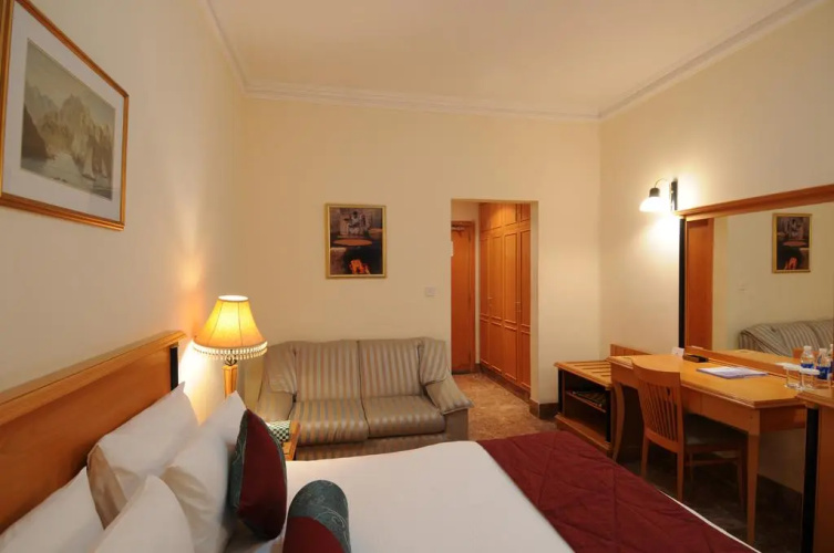 Falaj Daris Hotel
