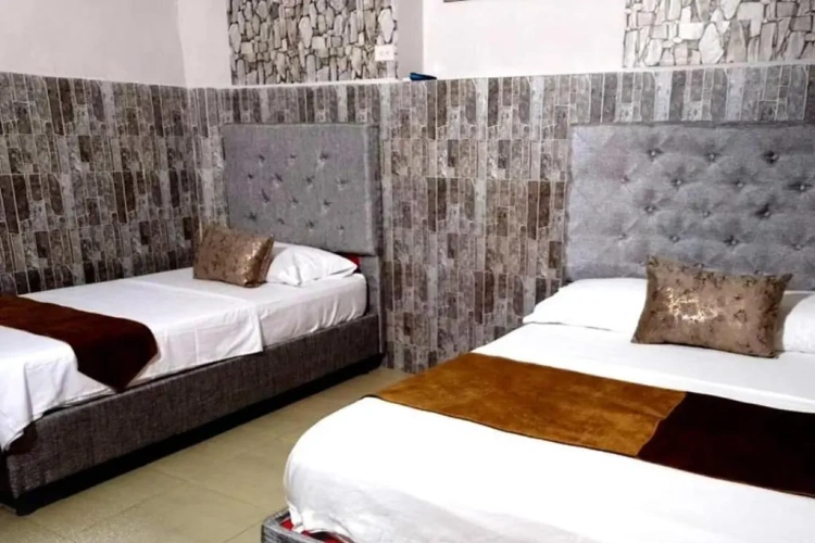 Standard Triple room