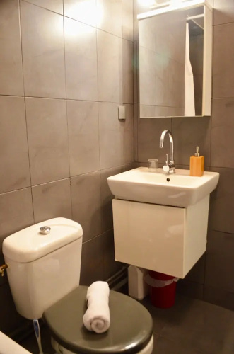 1 Bedroom Flat In Central Marais
