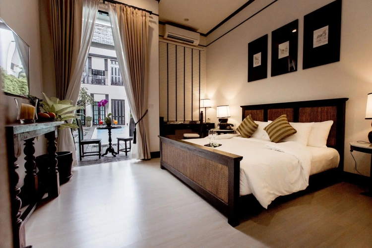 Grand room