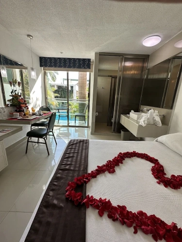 Premium Quadruple room with pool view