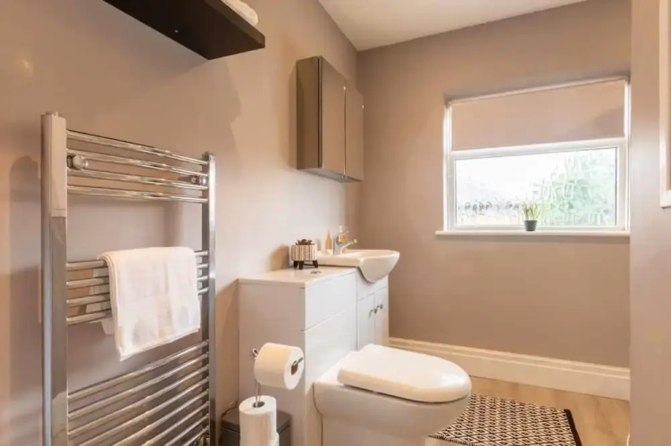 Buckingham House - Spacious 3-bedroom