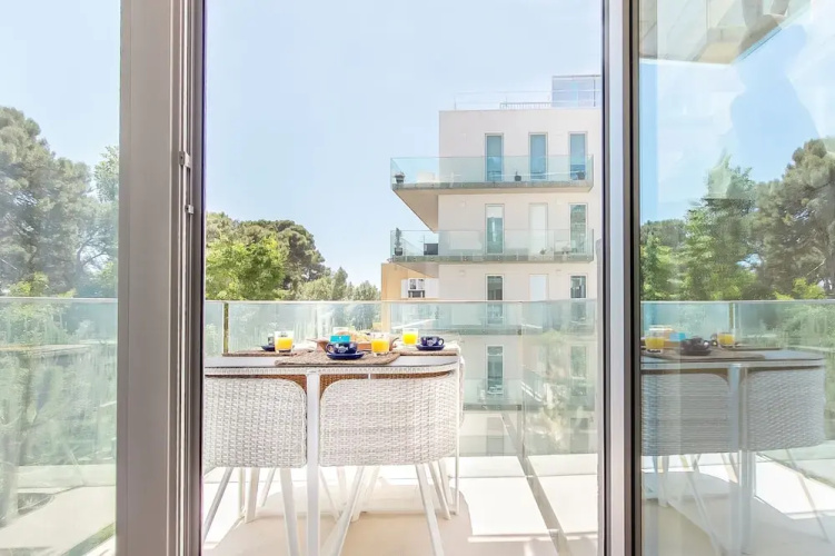 Luxury Beach Experience in Lisbon