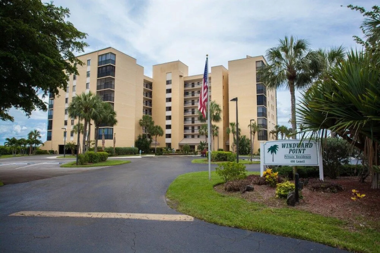Windward Point 212