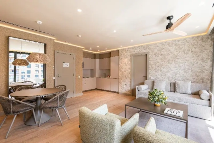 2 Bedrooms Apartment