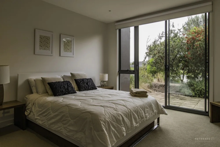 1 Pebble Place