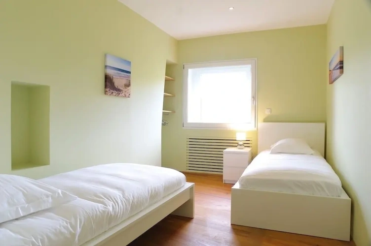 4 Bedrooms Apartment