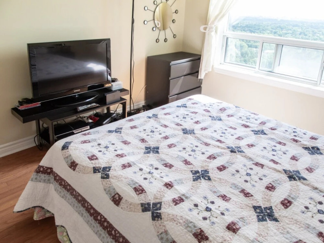 2 Bedroom North York Condo With a Pool and Gym