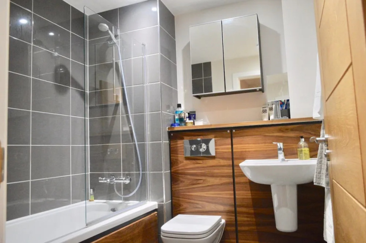 Modern 1 Bedroom Apartment off Leith Walk