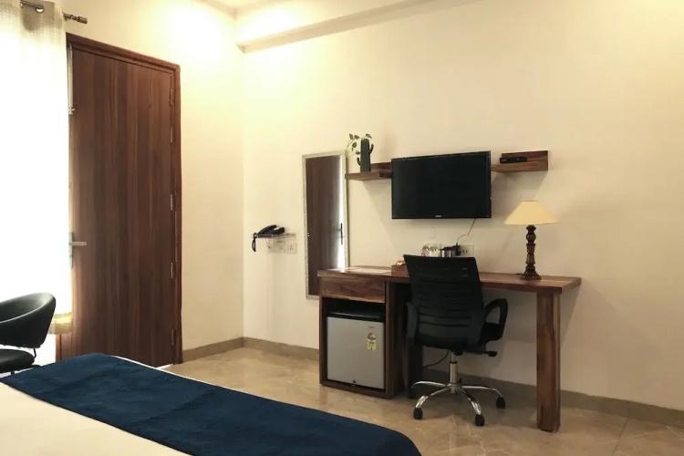Haven Hotel Sector 31,Gurugram