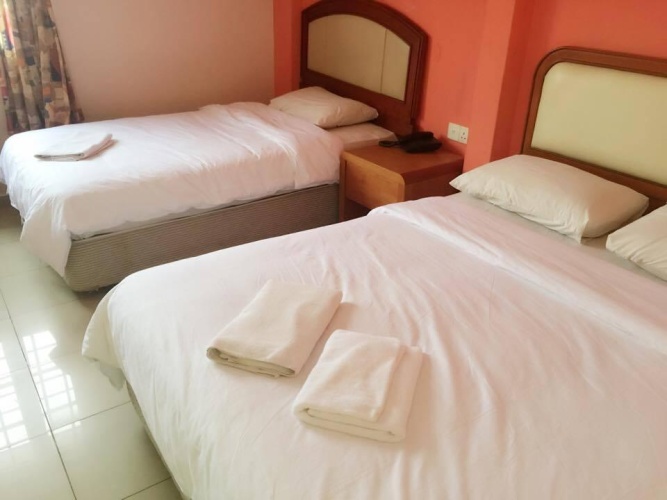 Standard Triple room
