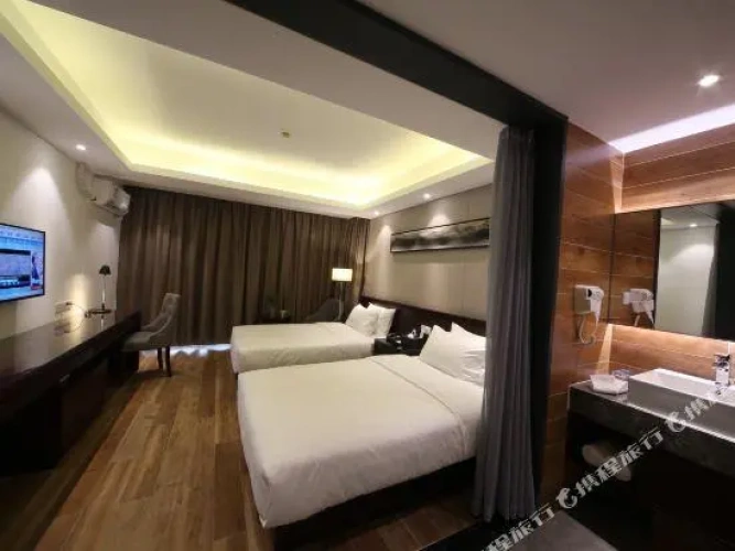 Standard Twin room with garden view