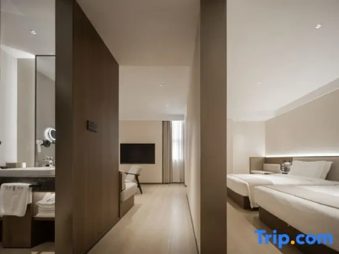 Quadruple Family Junior Suite with river view