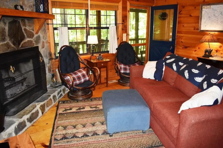 Cheery Dog Cabin