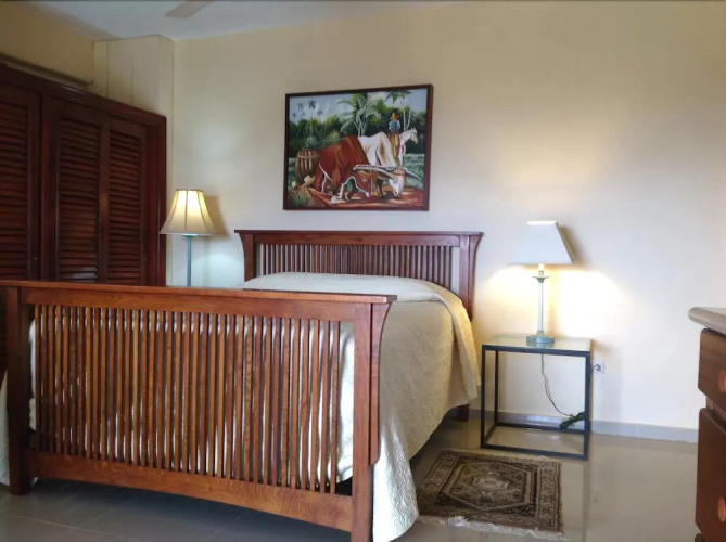 Bob & Sue's Hotel
