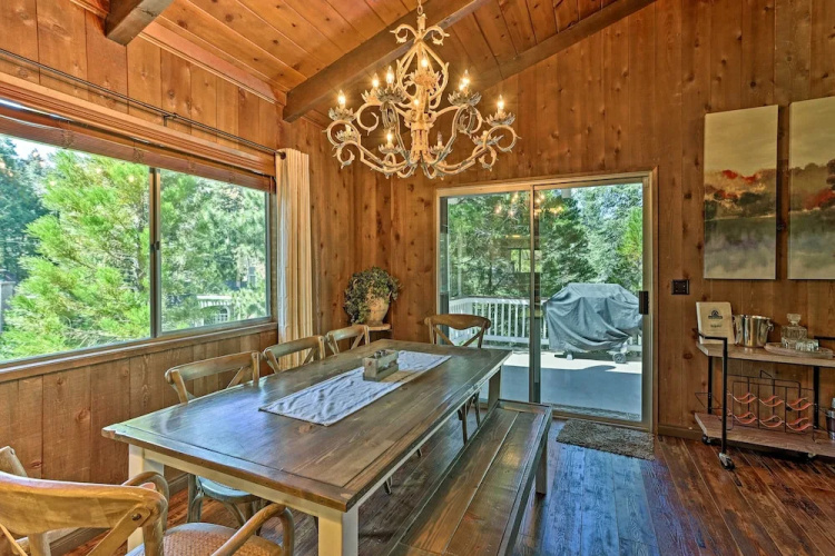 Stunning Mountain-top Getaway w/ Multi-level Decks