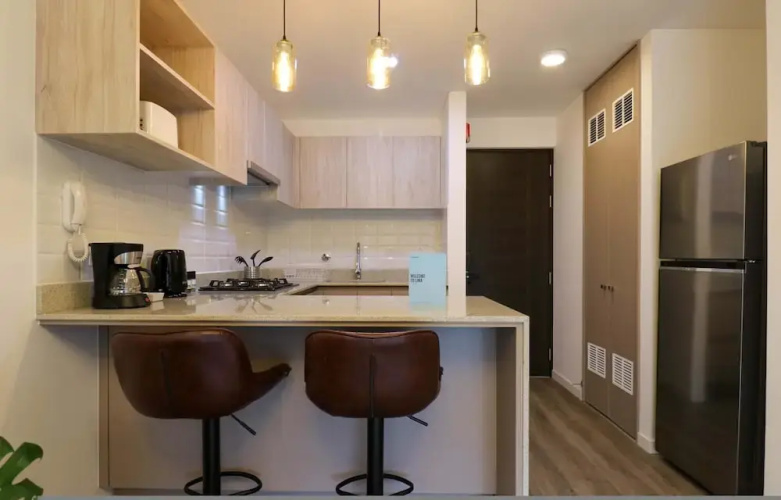 w Radiant 1BR With Modern Balcony in San Isidro