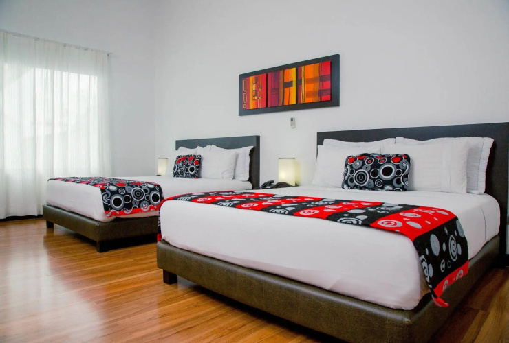 La Rivera Hotel