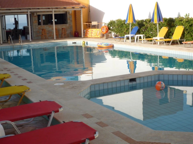Haris Apartments