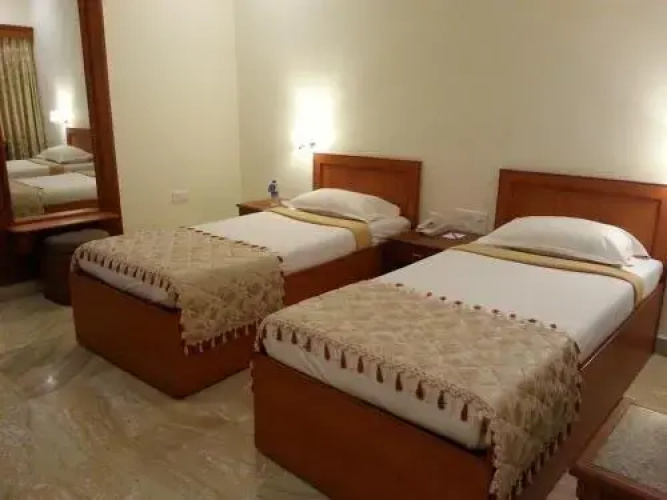 Paramount Inn