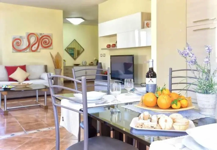 3 Bedrooms Cottage
