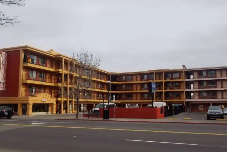 Howard Johnson by Wyndham Reno Downtown