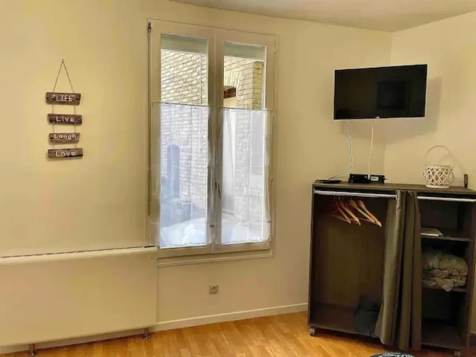 1 Bedroom Apartment