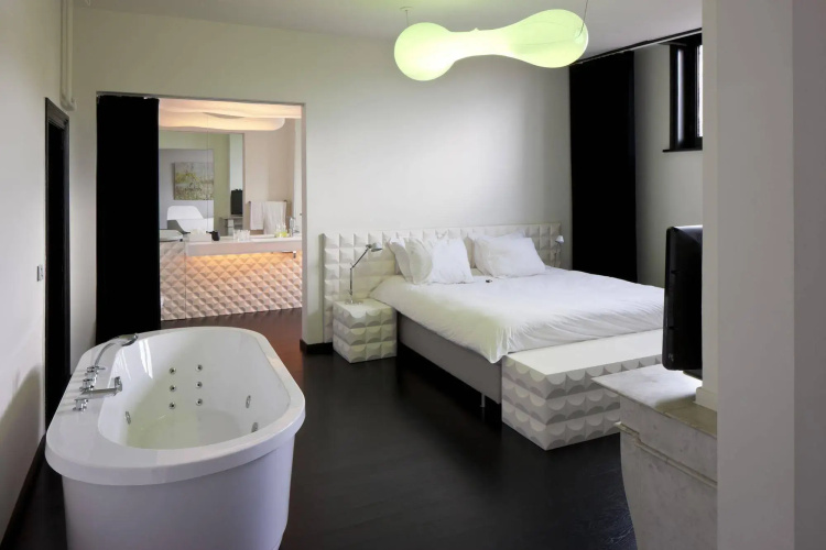 B&B Suites Feek
