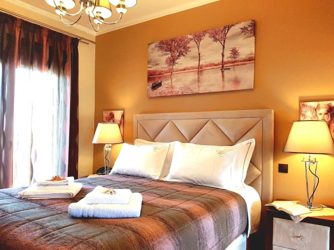 5 Bedrooms Villa