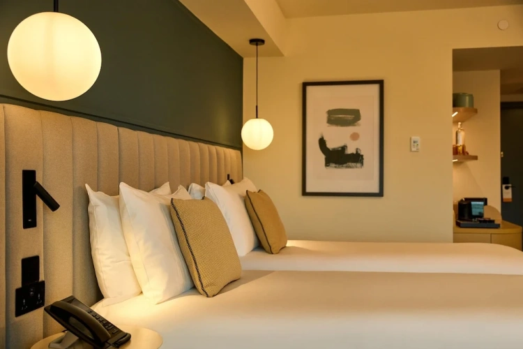 Standard Twin room with courtyard view