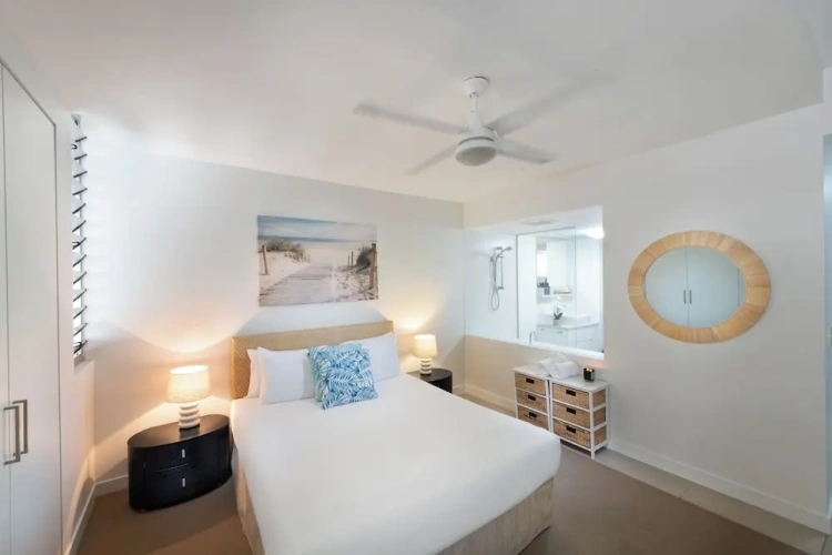 1 Bedroom Apartment with balcony and with ocean view