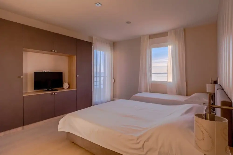 3 Bedrooms Villa
