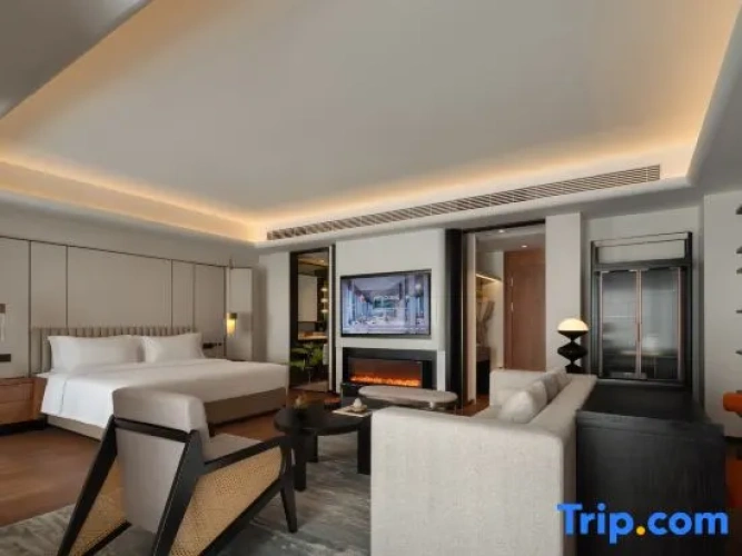 Luxury Suite