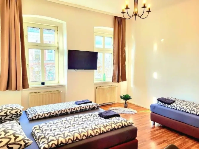 3 Bedrooms Apartment
