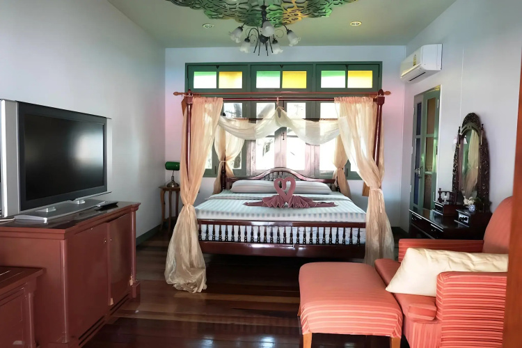 Baanrak Amphawa Homestay