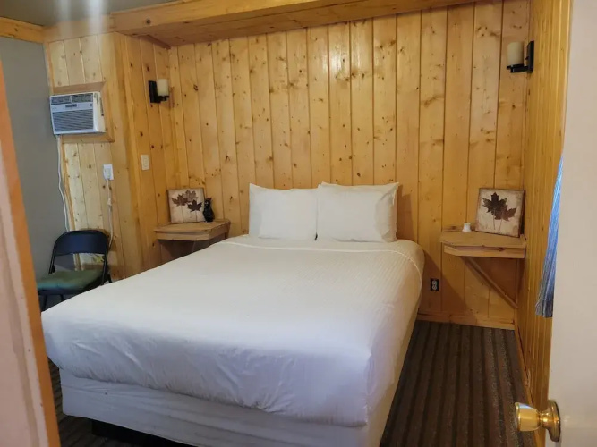 Sleepy Hollow Cabins and Hotel