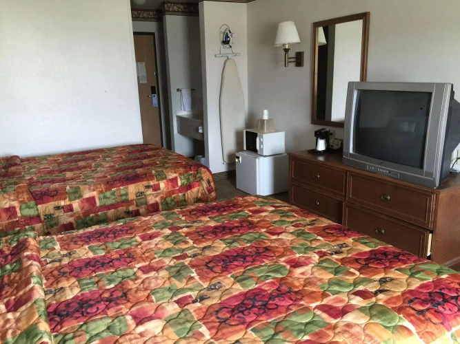 Super 8 by Wyndham Shenandoah
